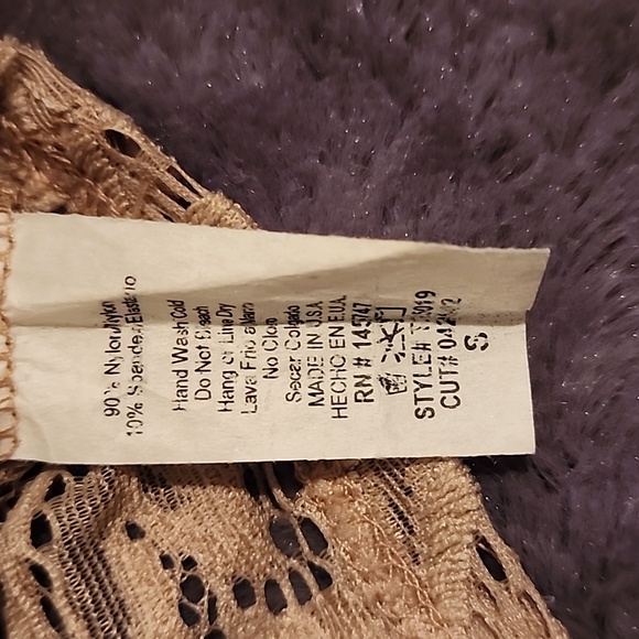 Crop top - Picture 2 of 3